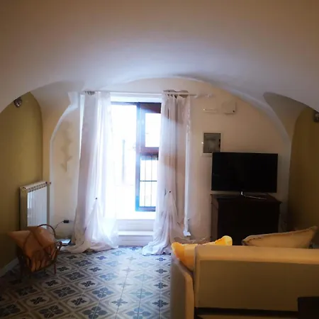 아파트 La Casina Di Mirgio 라킬라